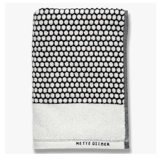 Čierno-biela bavlnená osuška 70x140 cm Grid - Mette Ditmer Denmark